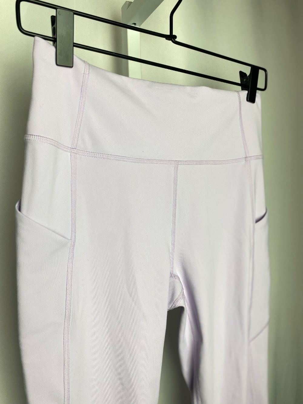 Fabletics Womenʻs Lavender Oasis PreLuxe High Waisted Capri Yoga Leggings - Picture 6 of 10